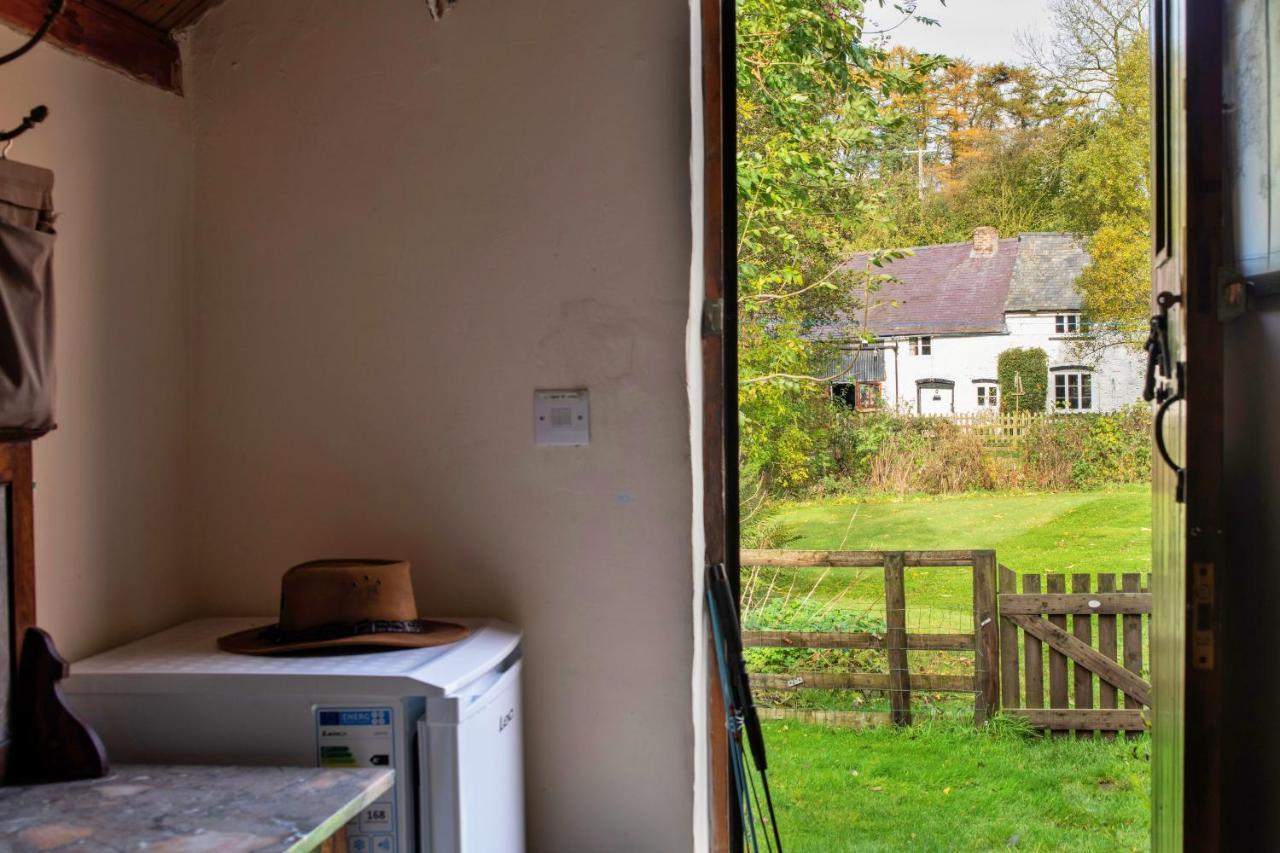 Finest Retreats - Great Cantal Granary Llandrindod Wells Bagian luar foto