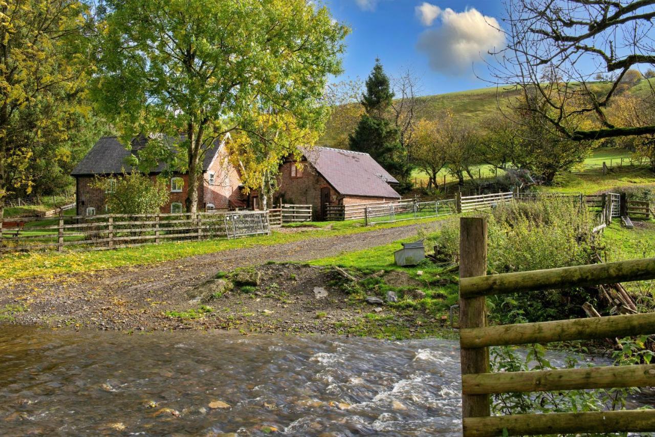 Finest Retreats - Great Cantal Granary Llandrindod Wells Bagian luar foto