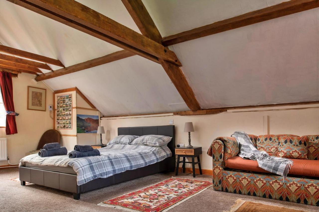 Finest Retreats - Great Cantal Granary Llandrindod Wells Bagian luar foto