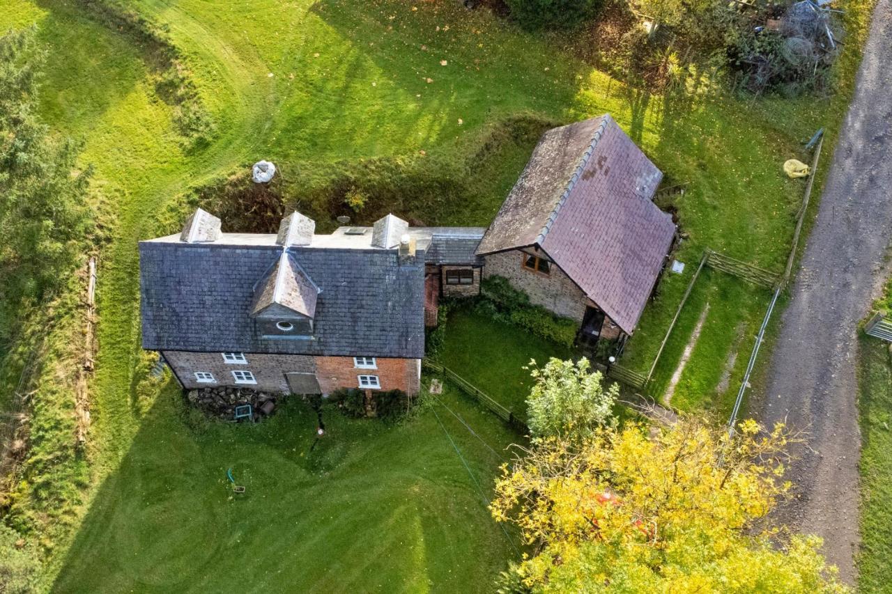 Finest Retreats - Great Cantal Granary Llandrindod Wells Bagian luar foto