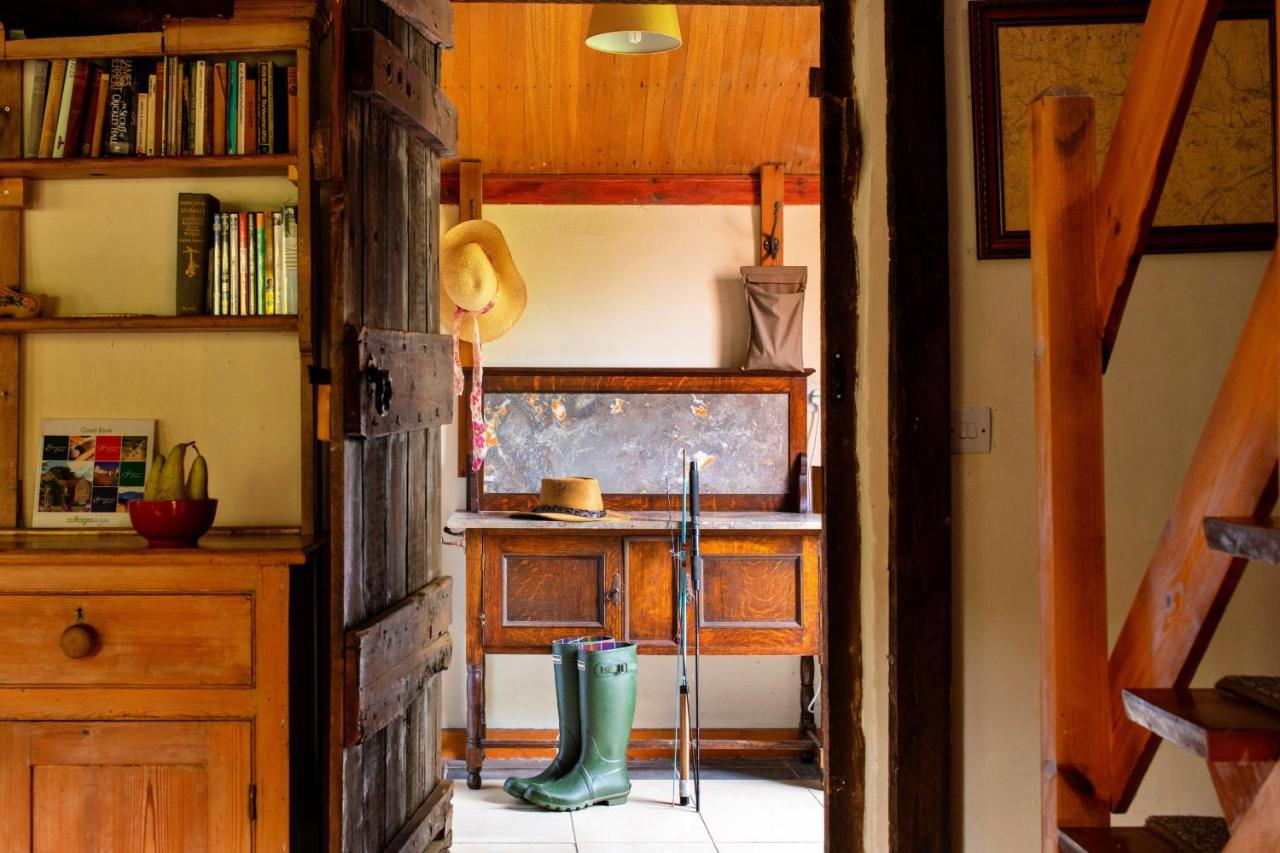 Finest Retreats - Great Cantal Granary Llandrindod Wells Bagian luar foto