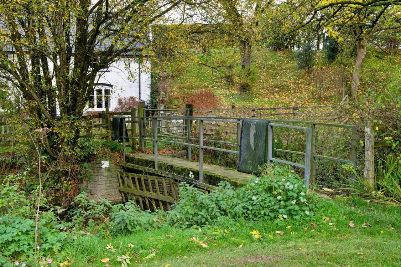 Finest Retreats - Great Cantal Granary Llandrindod Wells Bagian luar foto